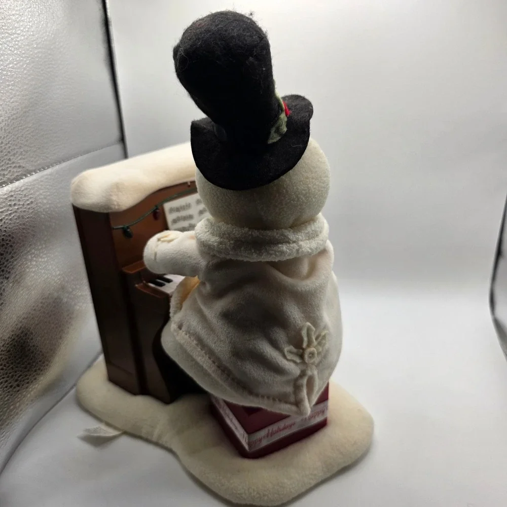 Hallmark Jingle Pals Snowman Playing Piano Musical Animated Christmas Plush